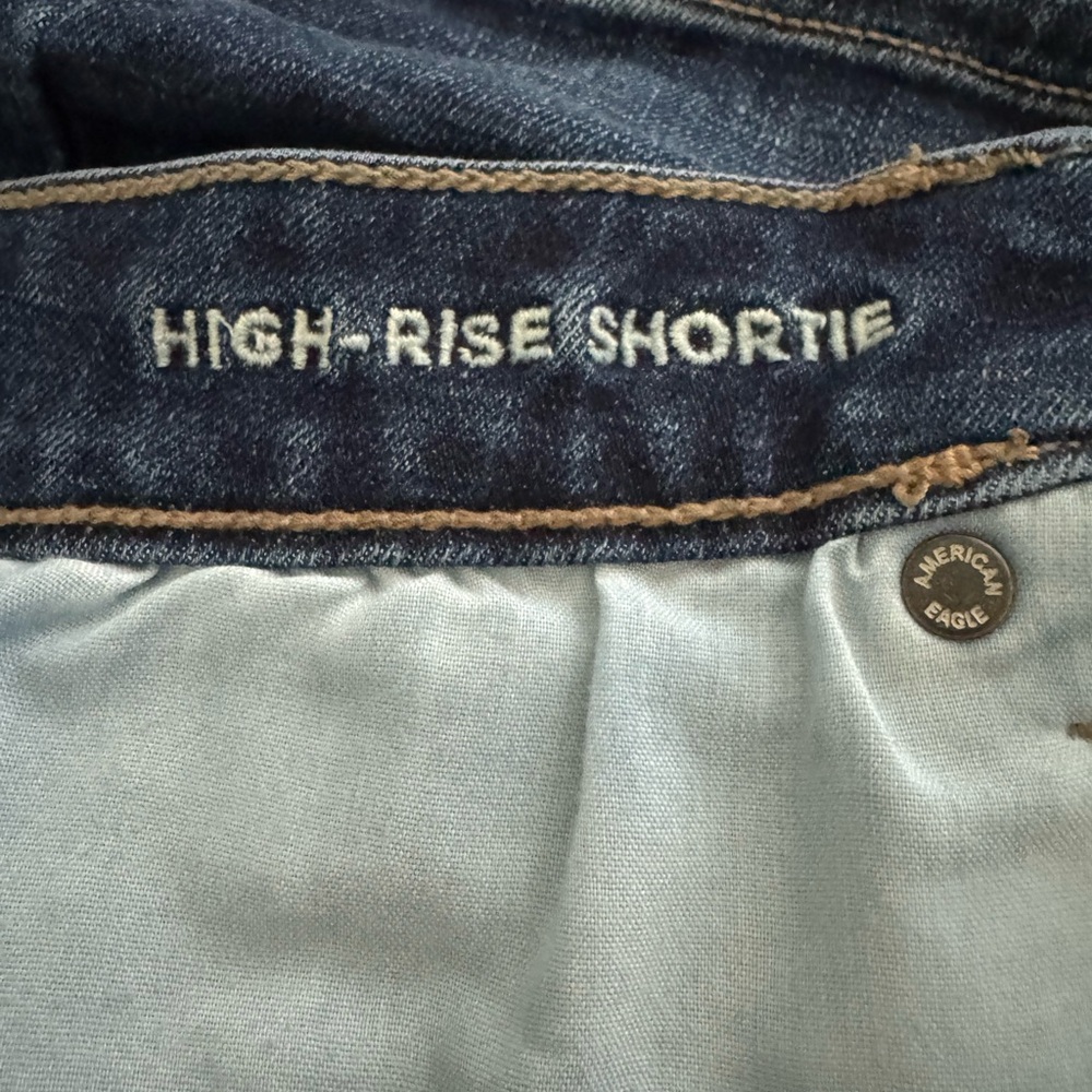 American Eagle Size 16 High-Rise Shortie Dark Wash Denim Shorts - Picture 3 of 5